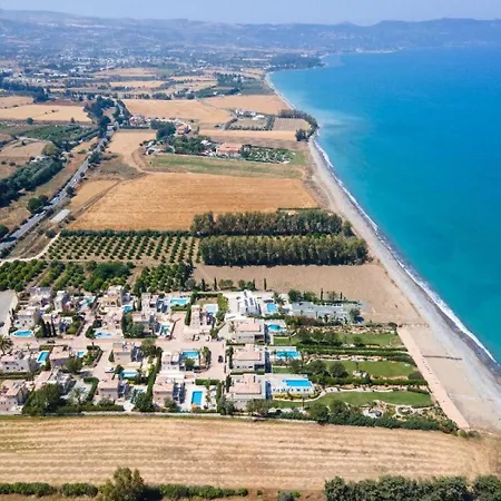 Sandy Villas, Michael No 7 *
